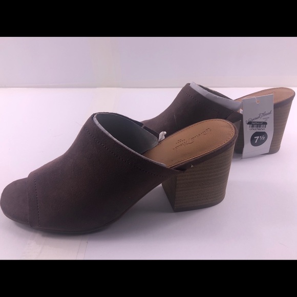 Woman shoes size 8w 7 w 1/2 new money back - Picture 4 of 5